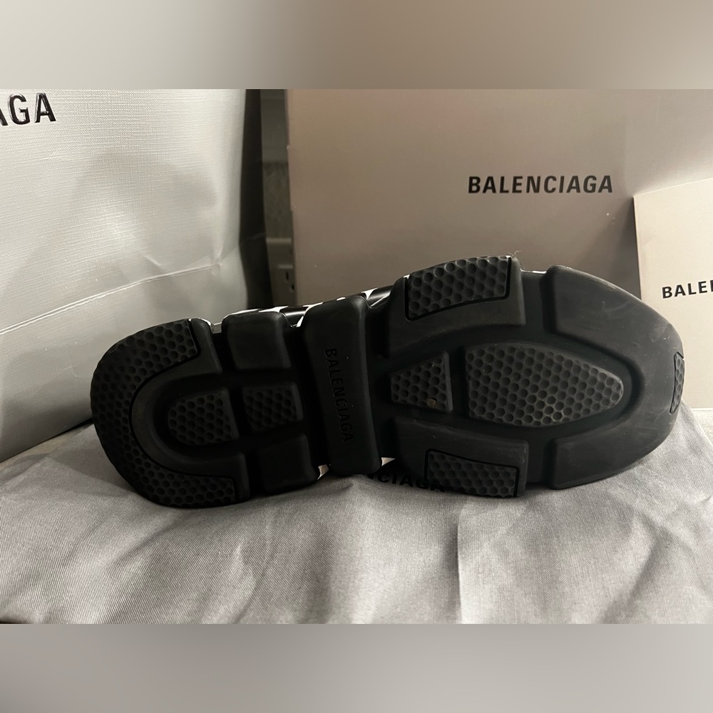 Balenciaga Women’s Speed Graffiti Trainers - Picture 3 of 3